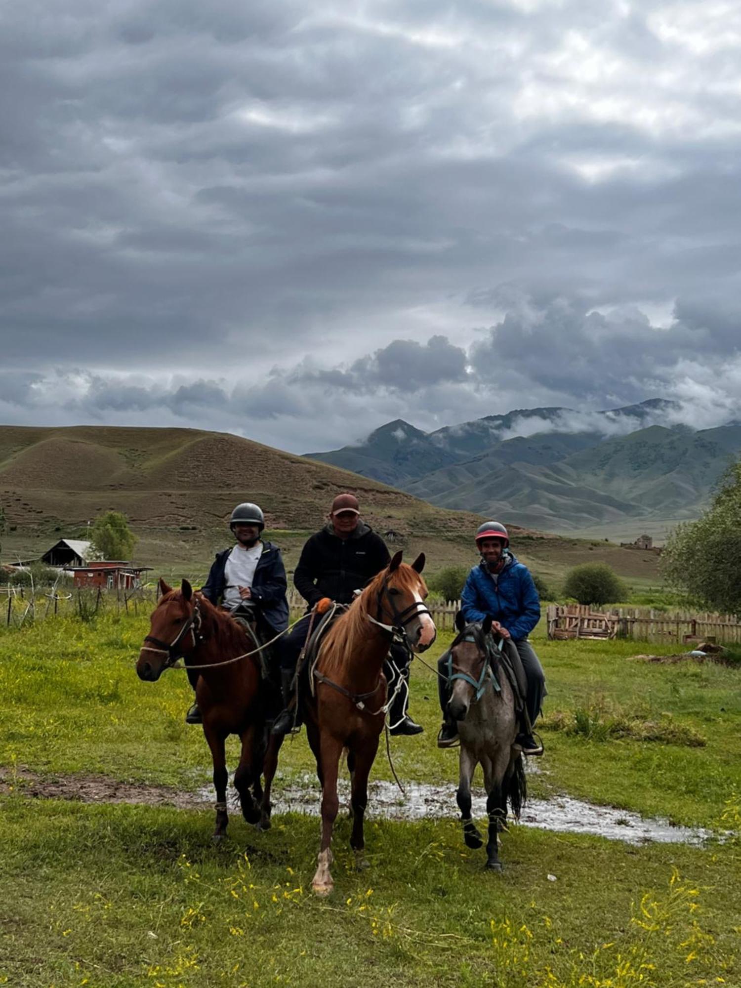 Kyzart Hotel & Horse Tours Bagysh Esterno foto