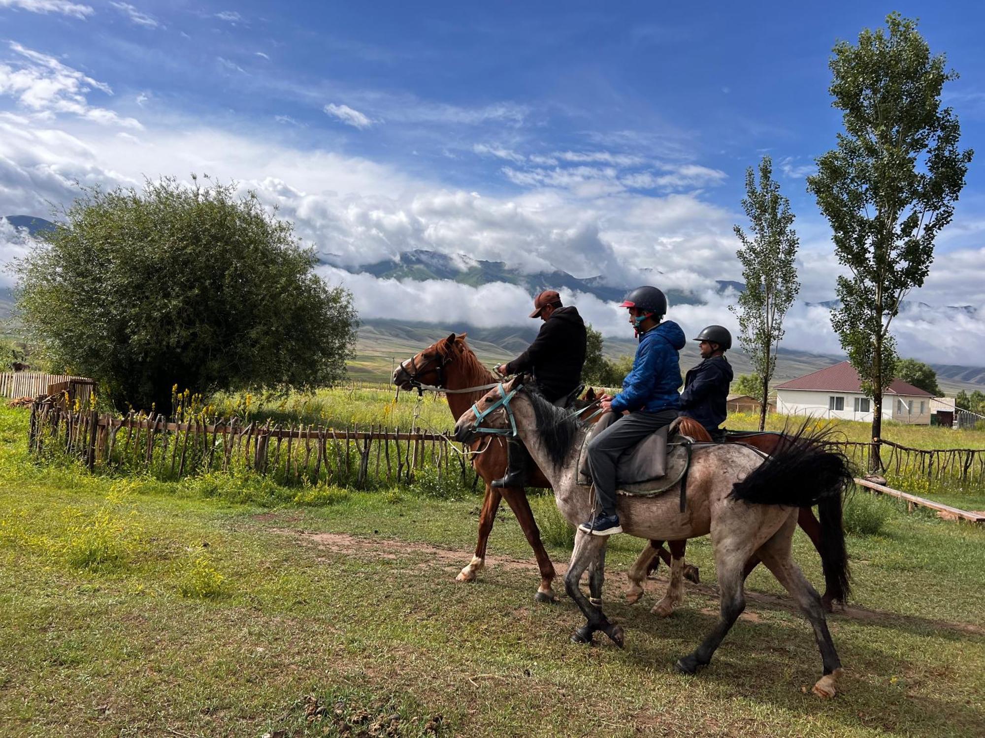 Kyzart Hotel & Horse Tours Bagysh Esterno foto